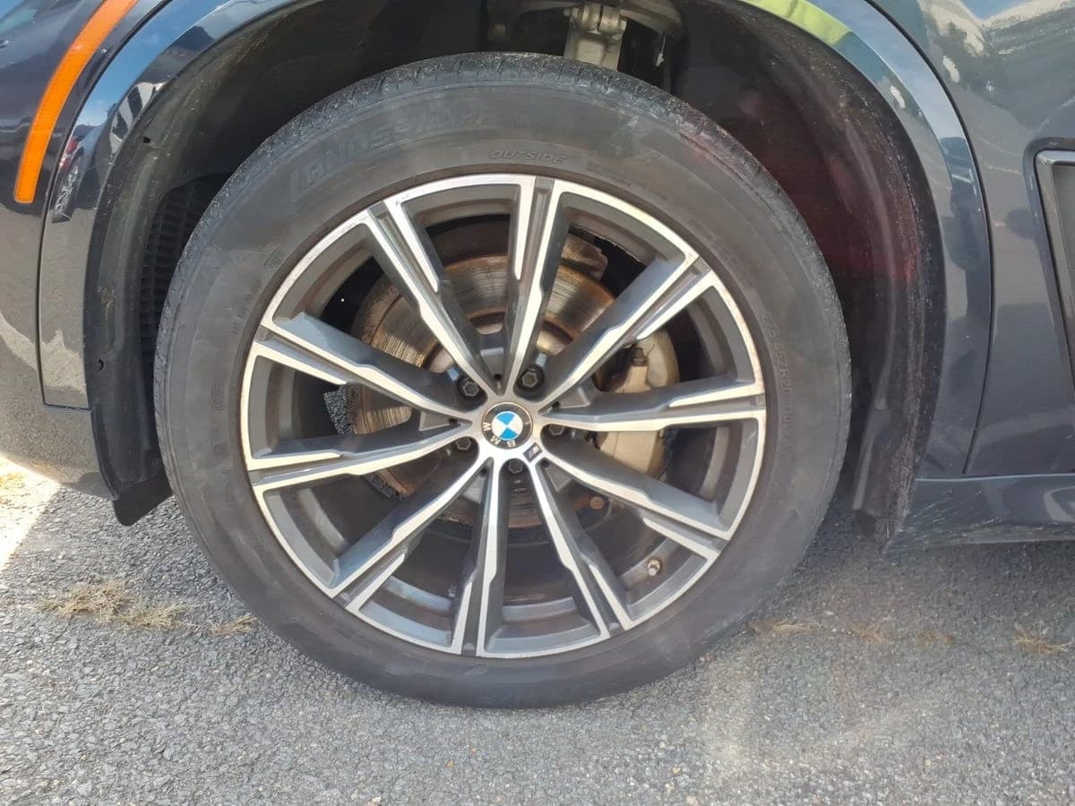 2021 BMW X5 xDrive40i — photo 2