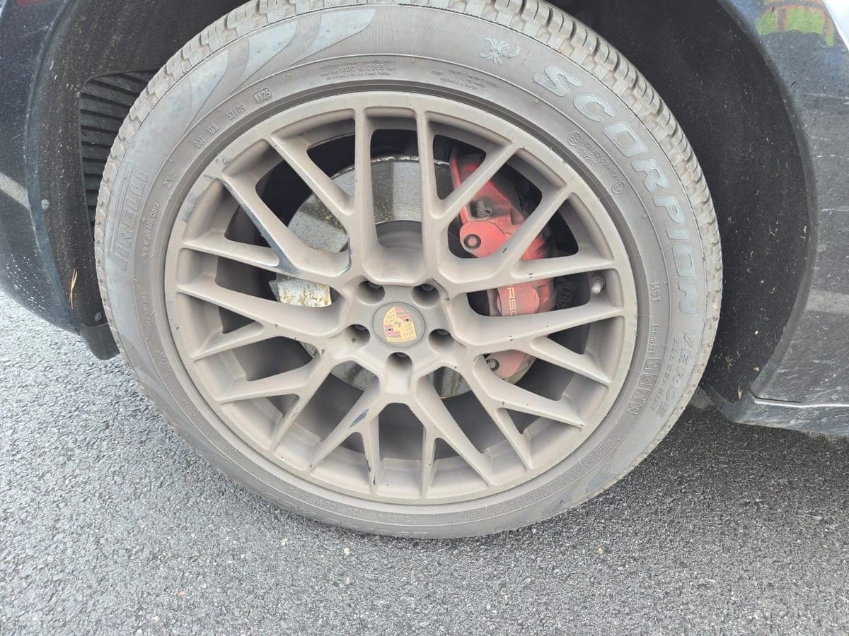 2018 Porsche Macan GTS — photo 2