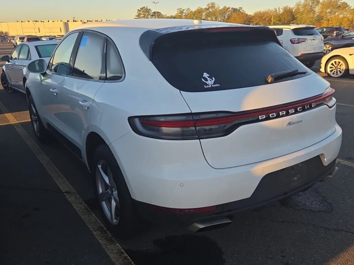 2019 Porsche Macan 2.0L H-4 DI T/C D — photo 3