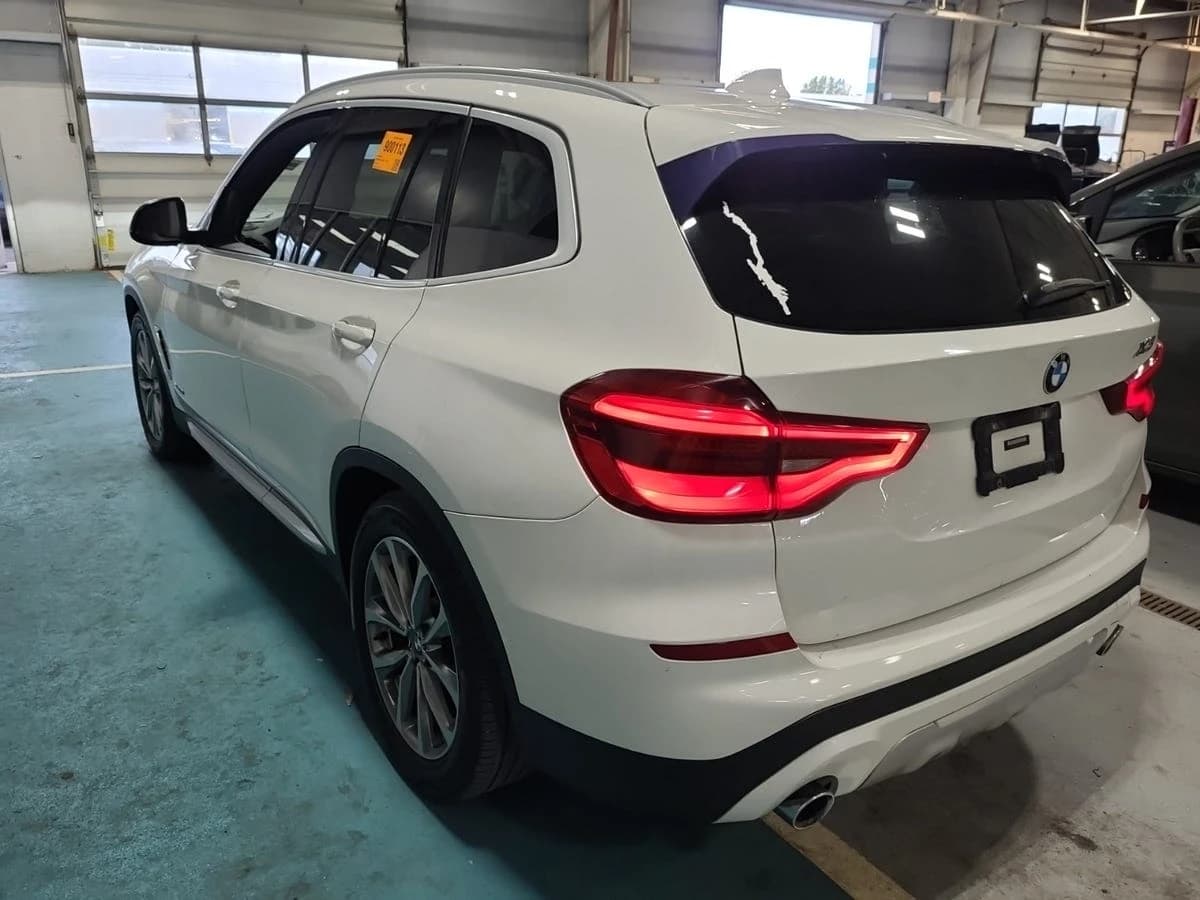2018 BMW X3 xDrive30i — photo 3