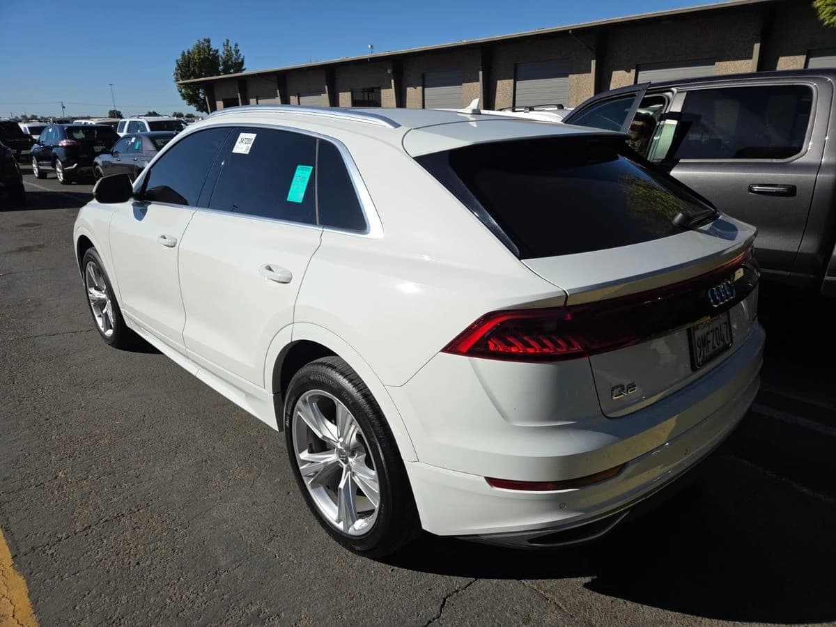 2019 Audi Q8 Premium — photo 3