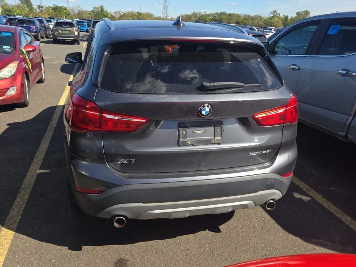 2018 BMW X1 xDrive28i — photo 4