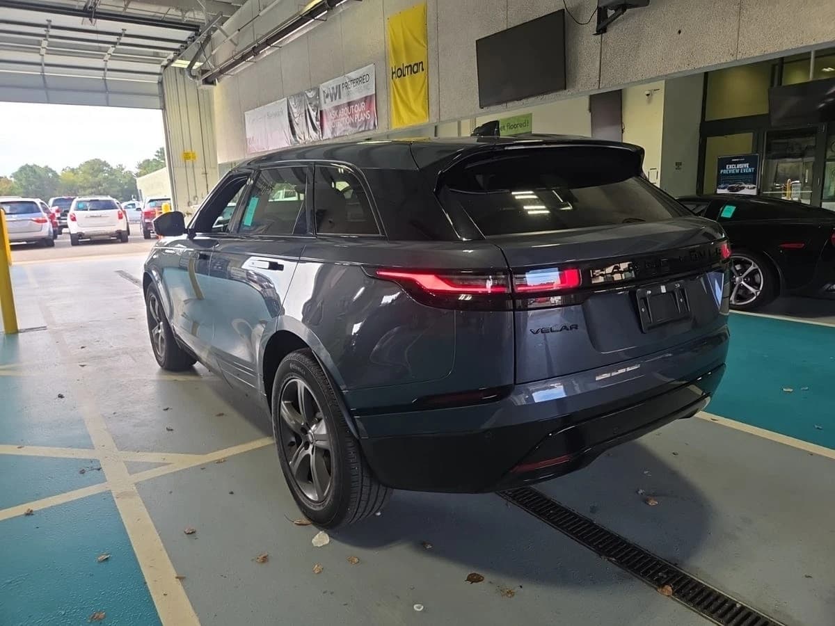 2025 Land Rover Range Rover Velar Dynamic SE — photo 3