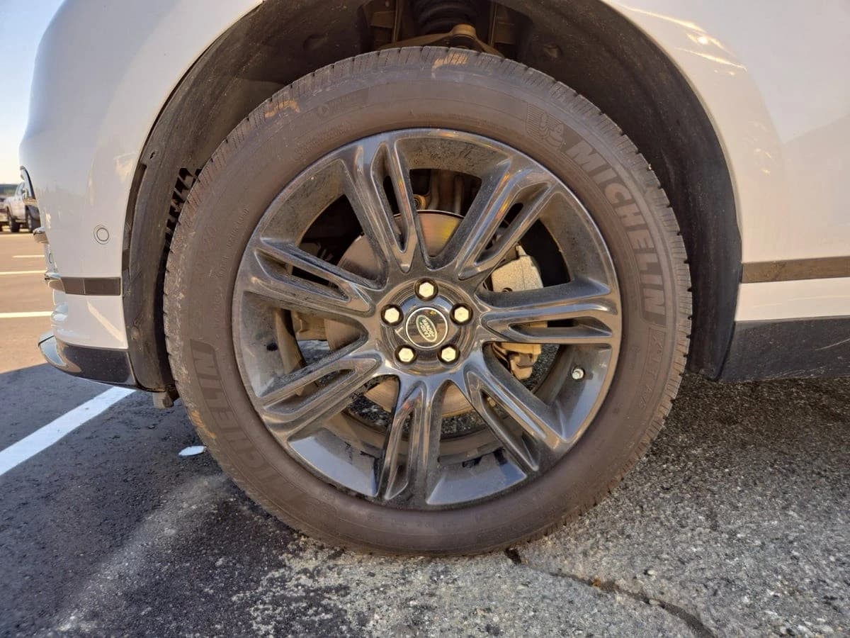 2019 Land Rover Range Rover Velar R-Dynamic SE — photo 2