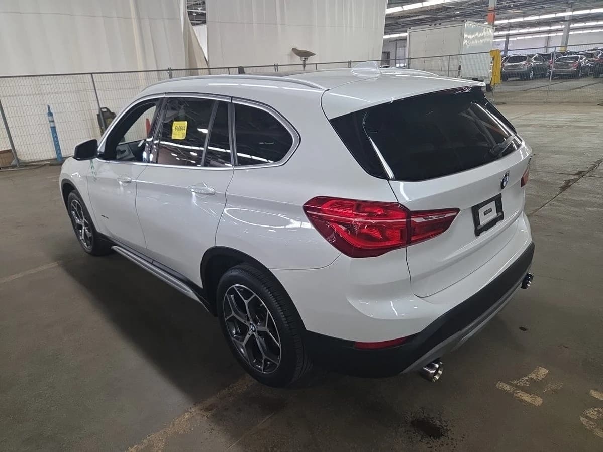 2018 BMW X1 xDrive28i — photo 3