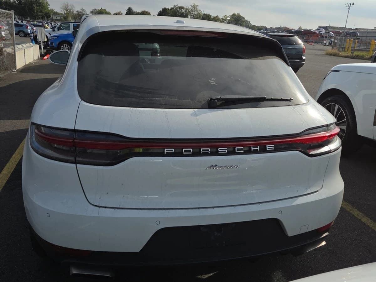 2020 Porsche Macan 2.0L H-4 DI T/C Macan Base 4D SAV 4D — photo 4