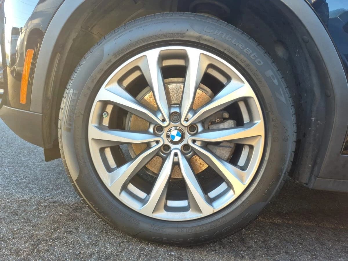 2019 BMW X3 xDrive30i — photo 2