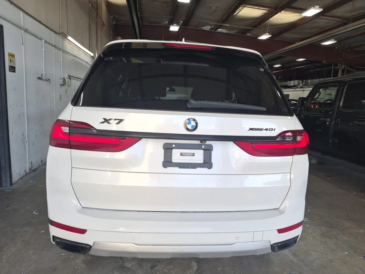 2020 BMW X7 xDrive40i — photo 4