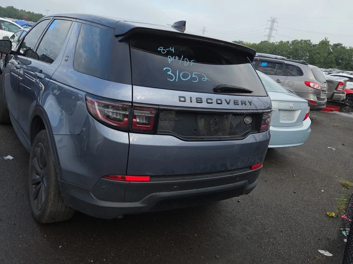 2021 Land Rover Discovery Sport S — photo 4