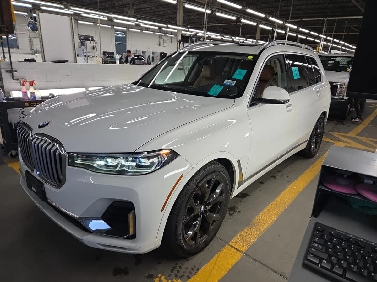 2021 BMW X7 xDrive40i — photo 1