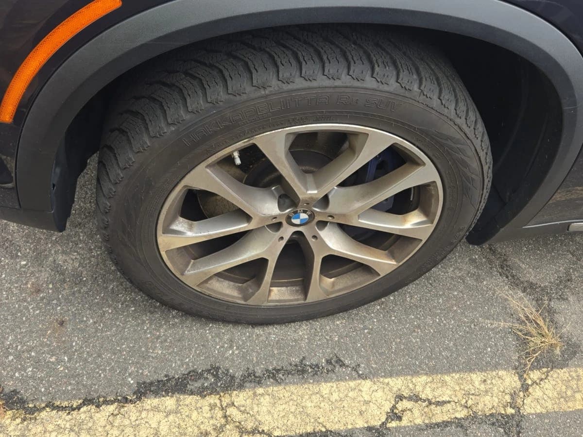 2020 BMW X5 xDrive50i — photo 2