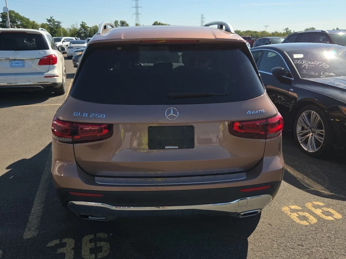 2023 Mercedes-Benz GLB 250 GLB 250 — photo 4
