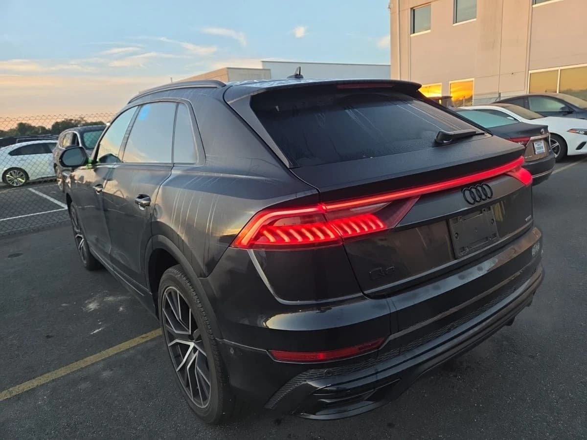2021 Audi Q8 Premium Plus — photo 3