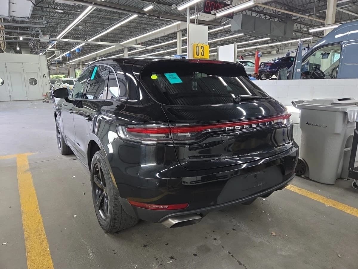 2020 Porsche Macan Base — photo 3