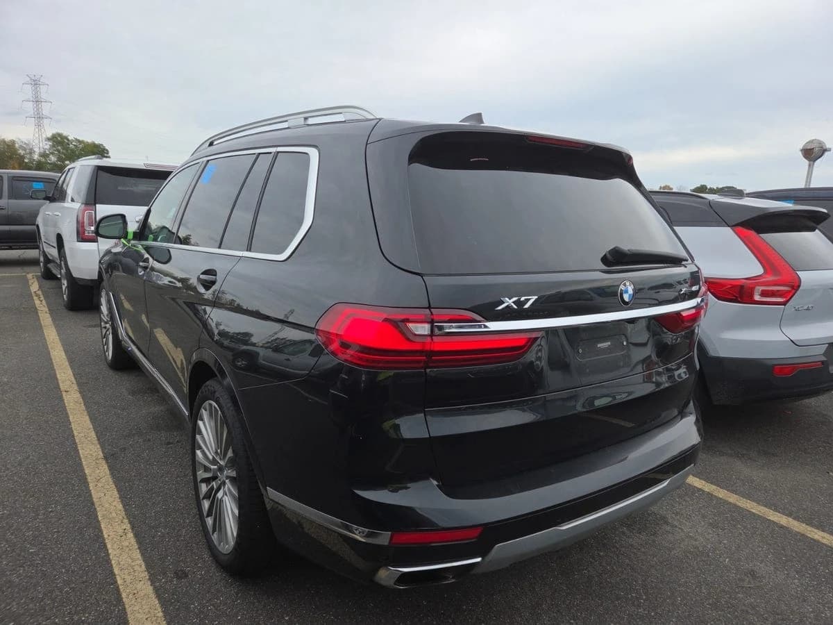 2019 BMW X7 xDrive40i — photo 3