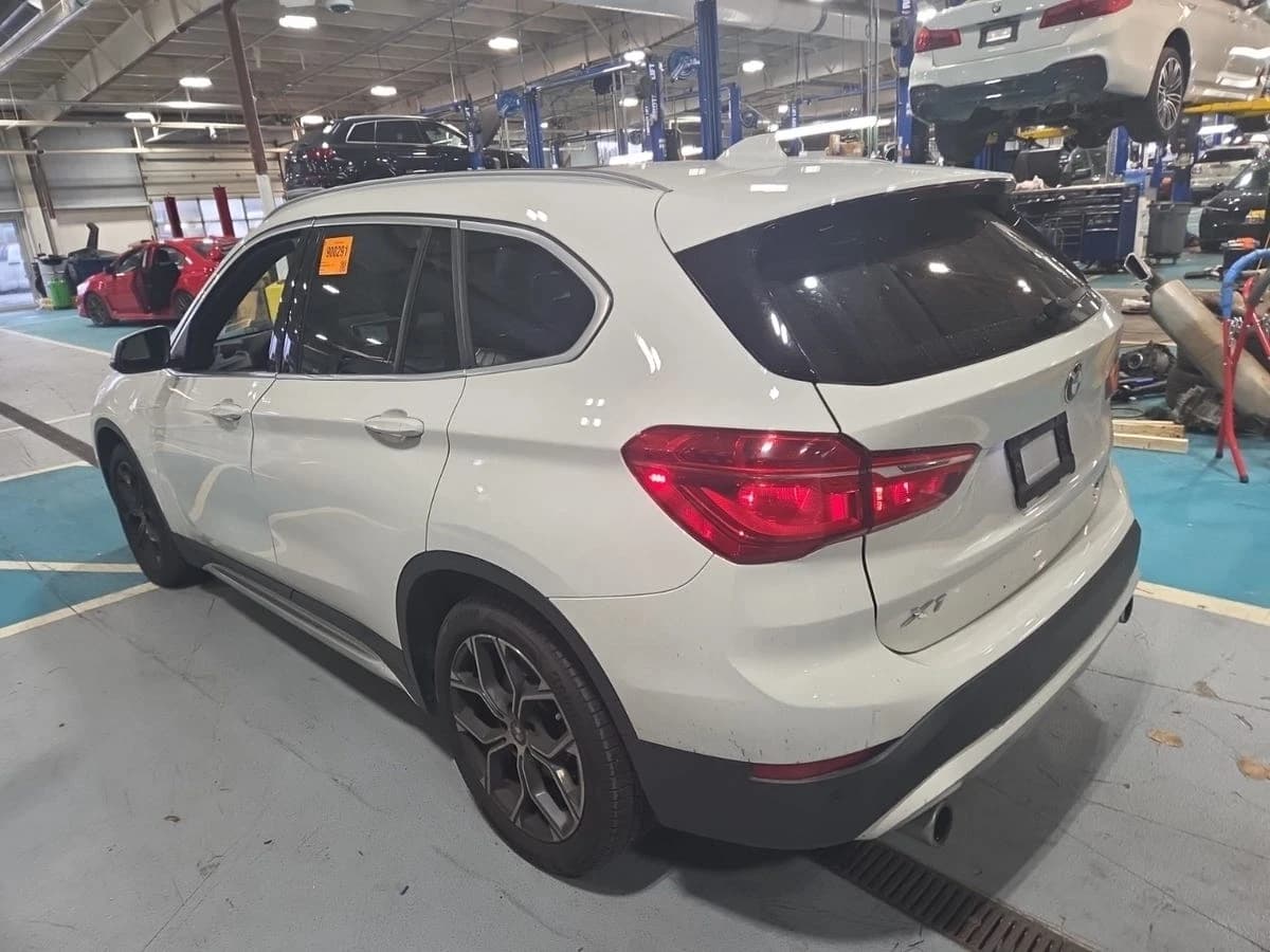 2020 BMW X1 xDrive28i — photo 3