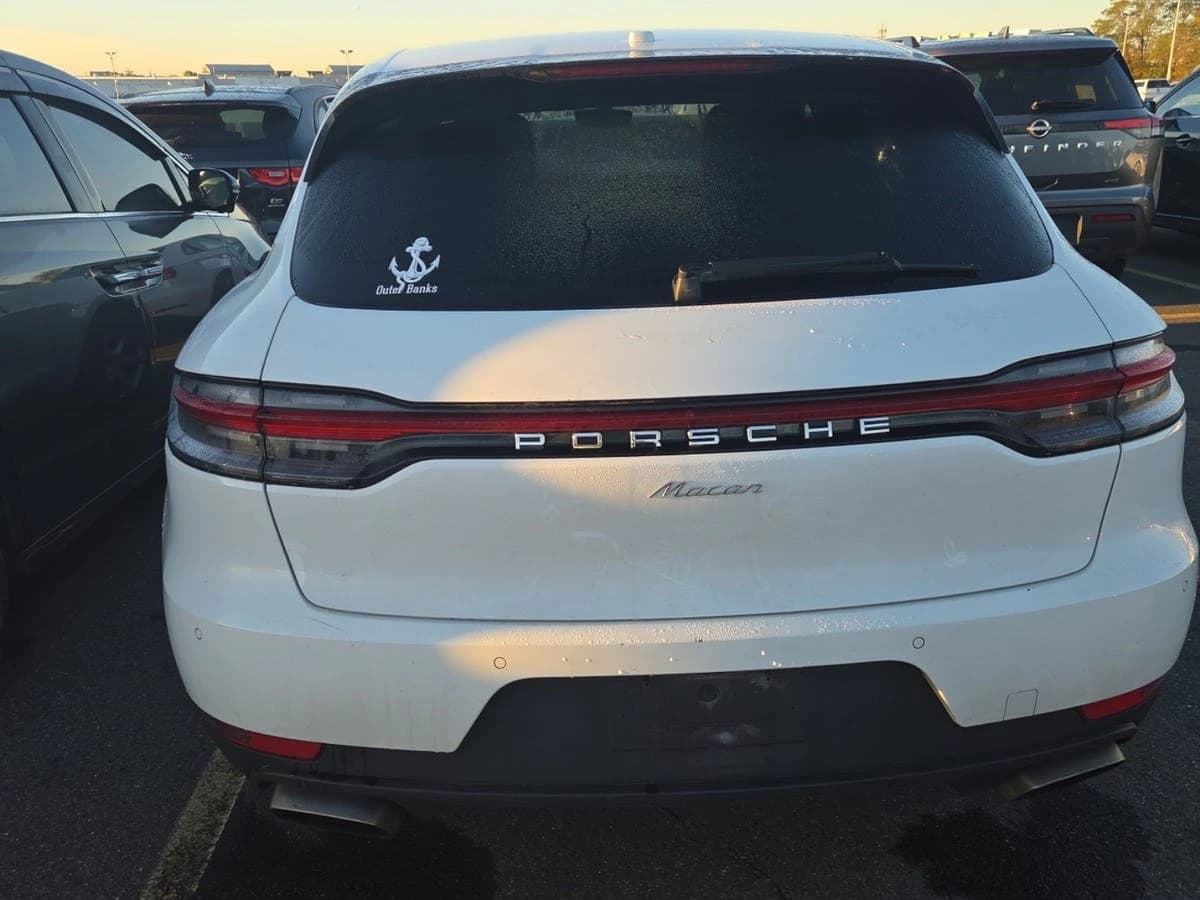 2019 Porsche Macan 2.0L H-4 DI T/C D — photo 4