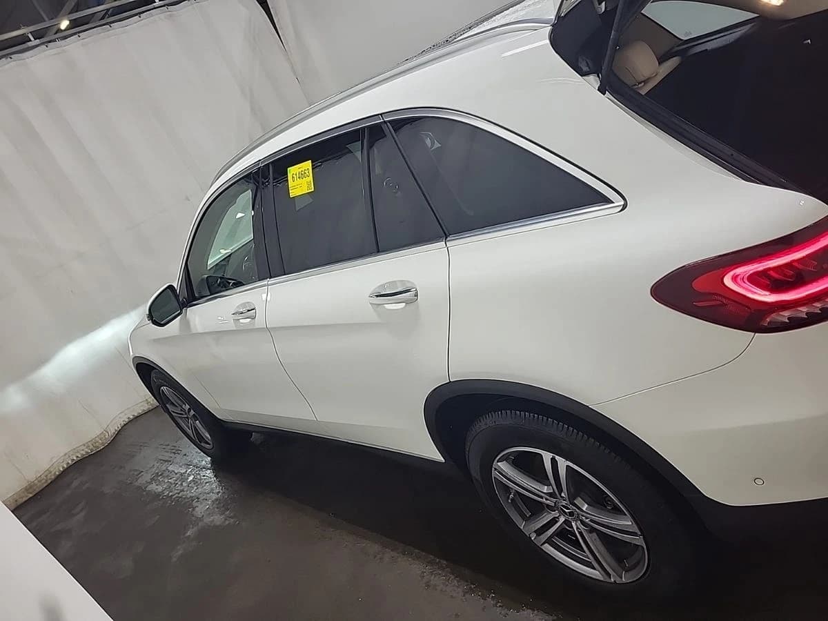 2022 Mercedes-Benz GLC 300 GLC 300 — photo 3