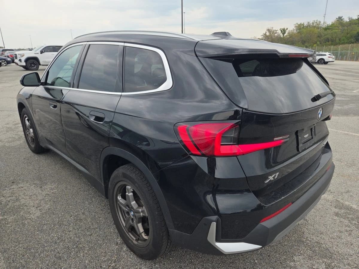 2023 BMW X1 xDrive28i — photo 3