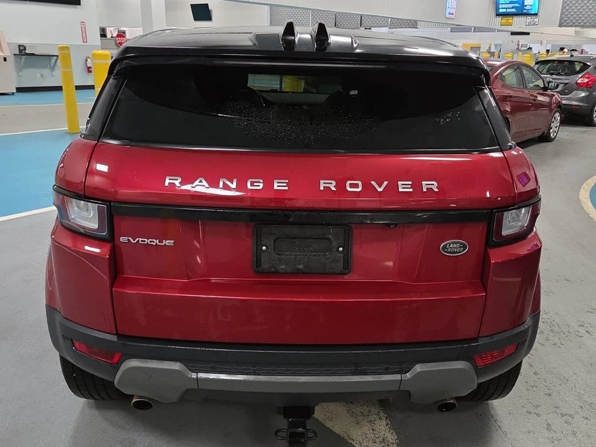 2019 Land Rover Range Rover Evoque SE — photo 4