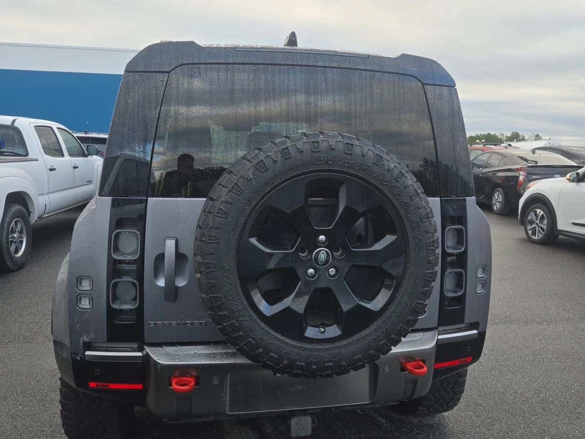 2021 Land Rover Defender X — photo 4