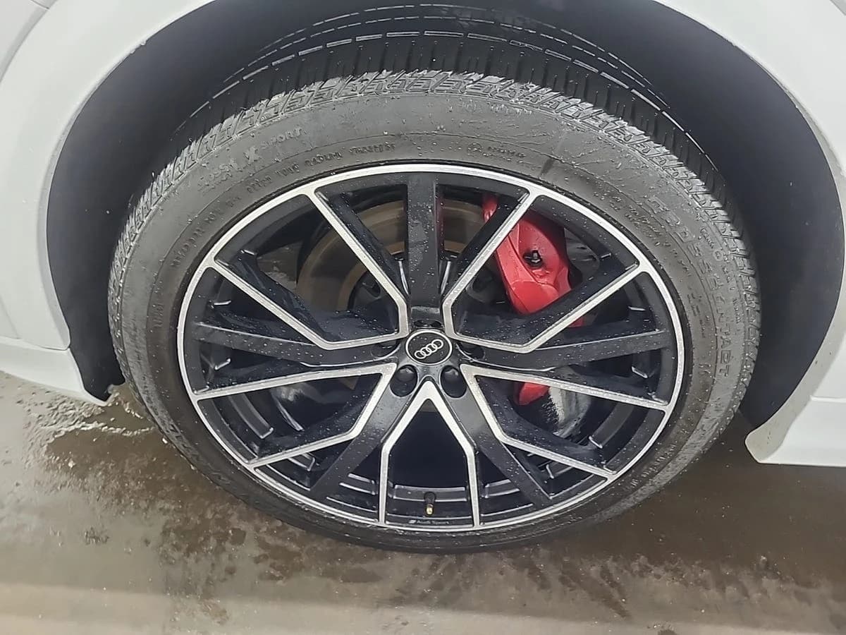 2021 Audi Q8 Prestige — photo 2