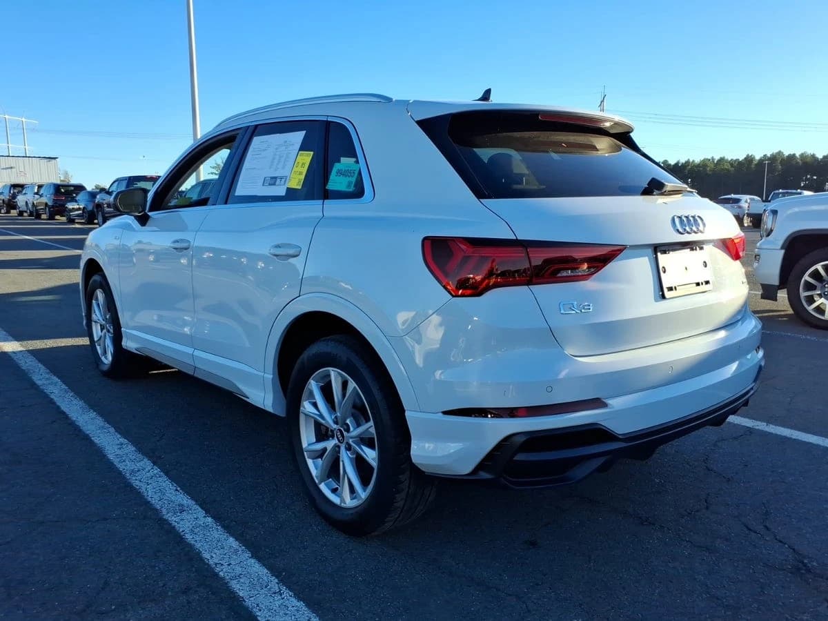 2021 Audi Q3 S line Premium — photo 3
