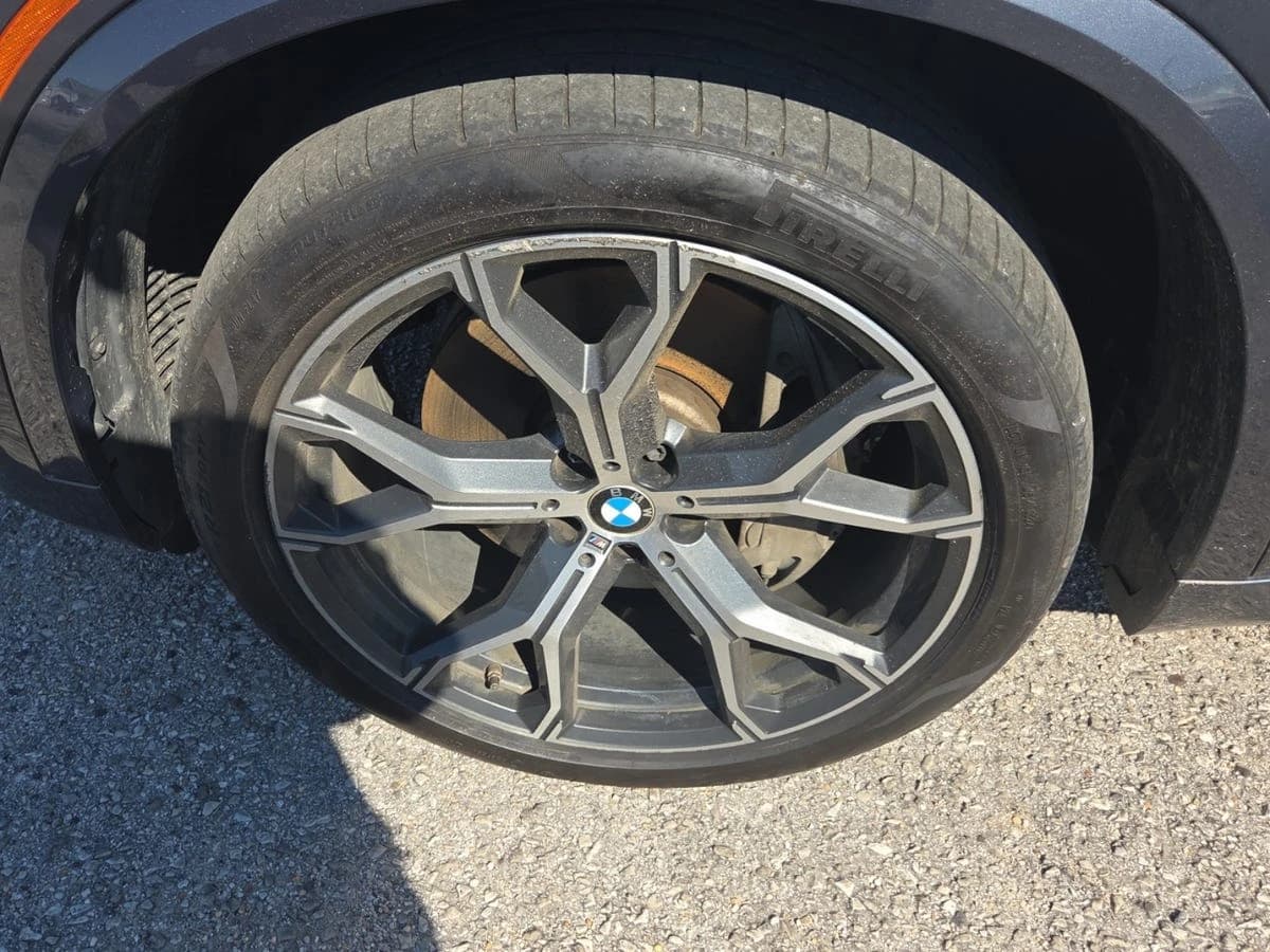 2019 BMW X5 xDrive50i — photo 2