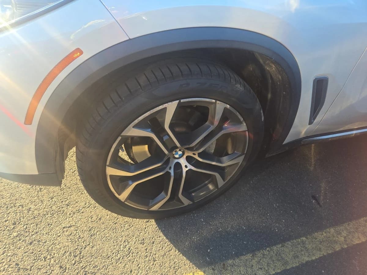 2019 BMW X5 xDrive40i — photo 2