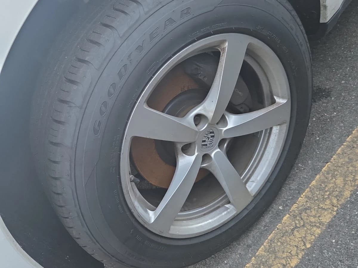 2019 Porsche Macan 2.0L H-4 DI T/C D — photo 2