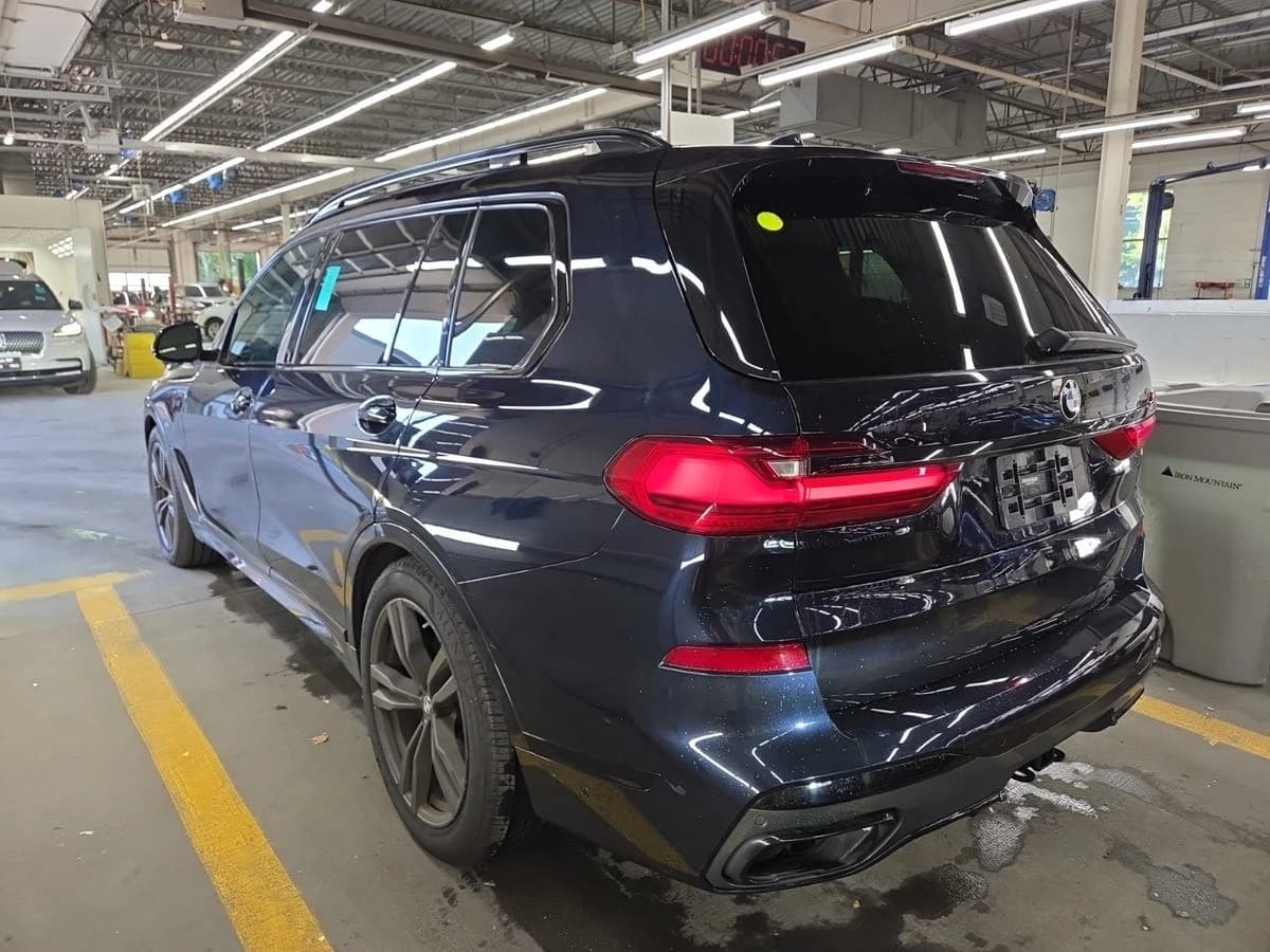 2022 BMW X7 M50i — photo 3