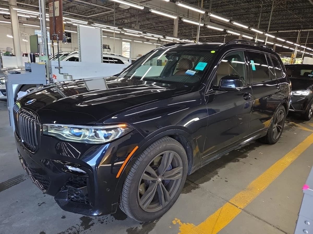 2022 BMW X7 M50i