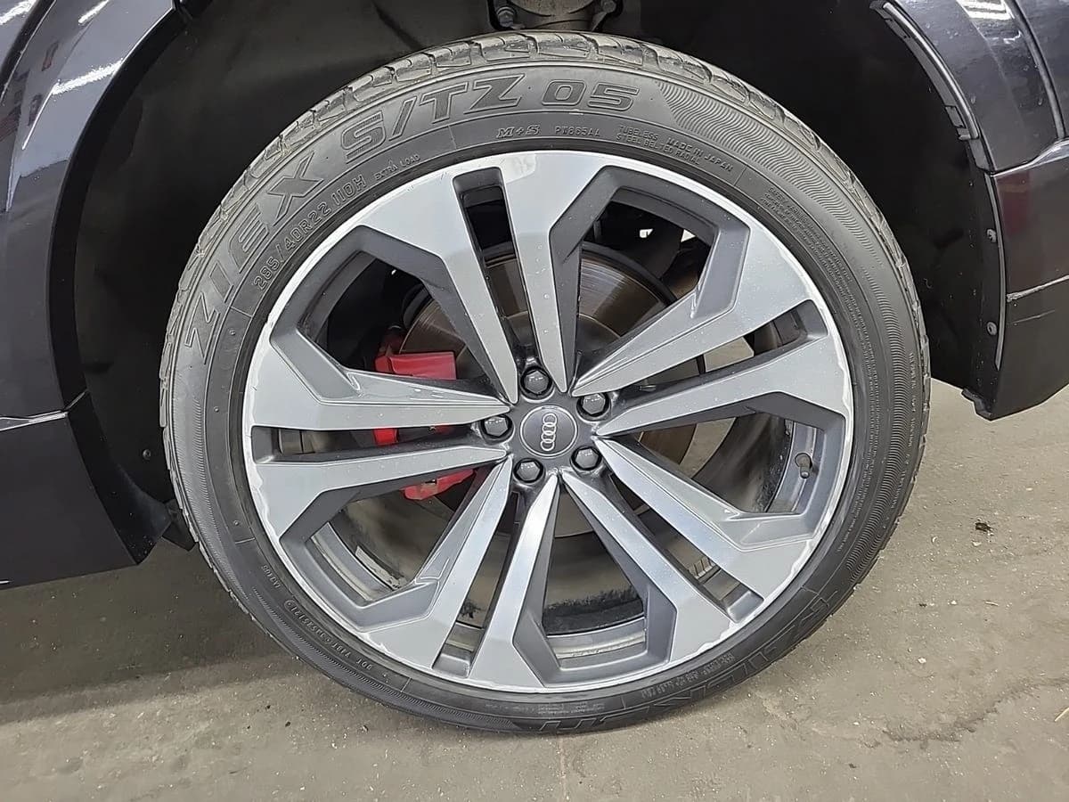 2019 Audi Q8 Premium Plus — photo 4