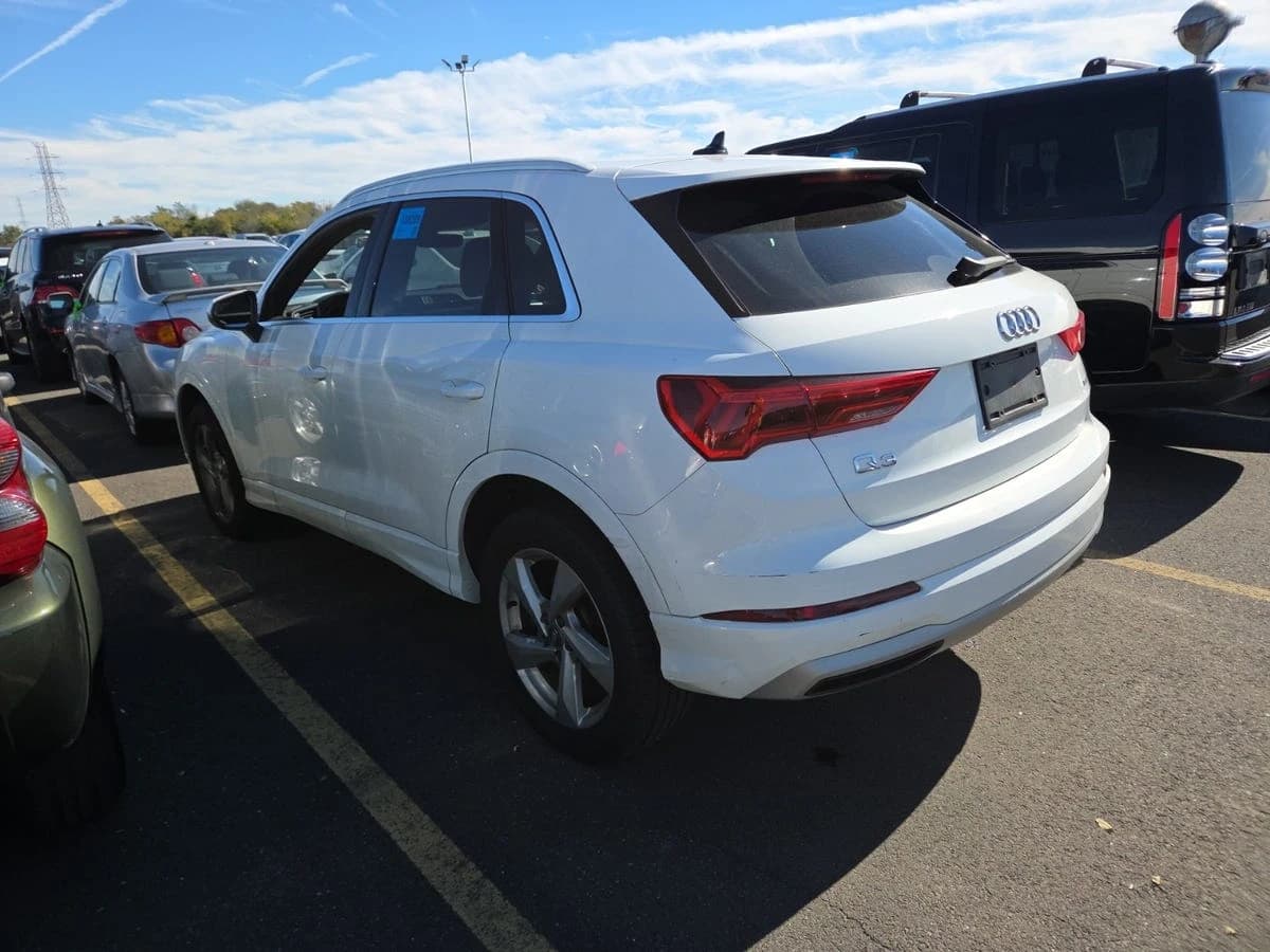 2019 Audi Q3 Premium — photo 3