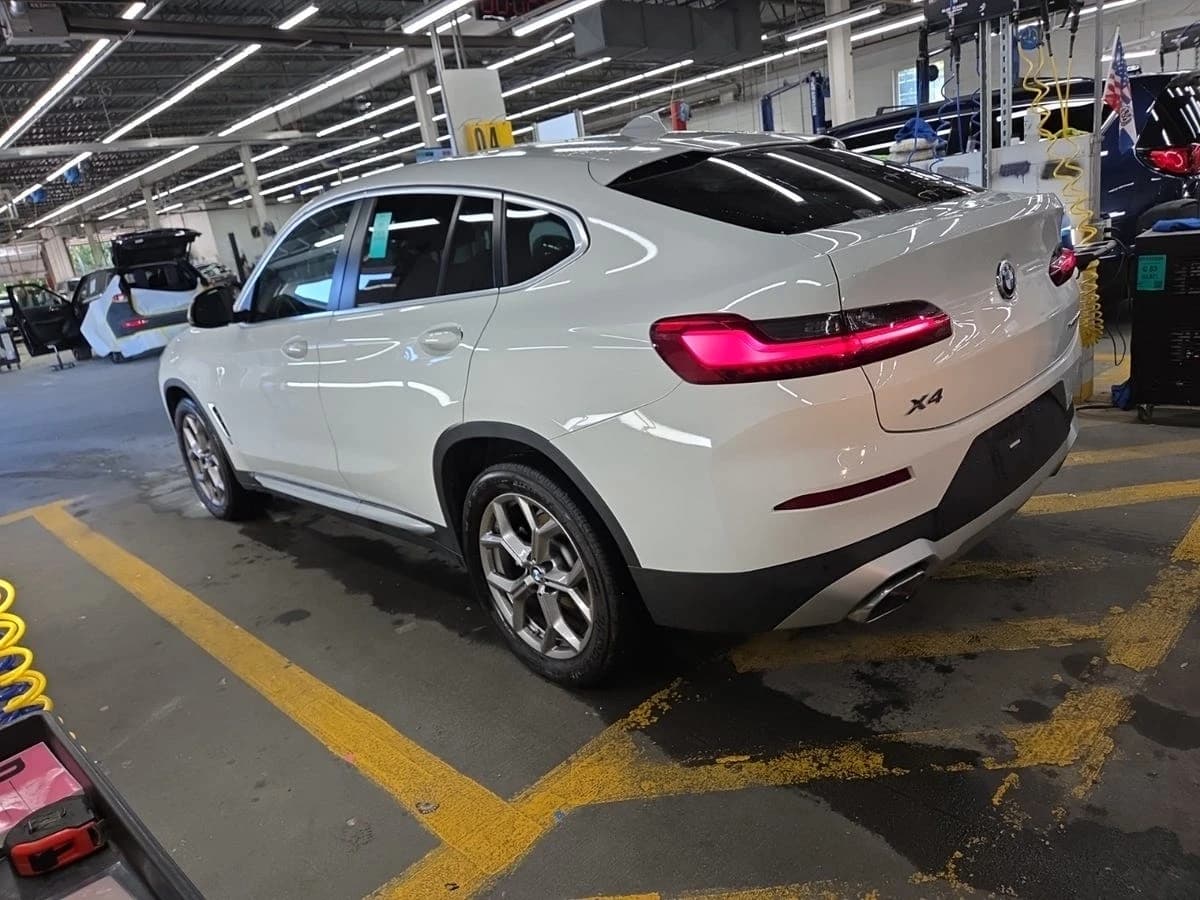 2022 BMW X4 xDrive30i — photo 3
