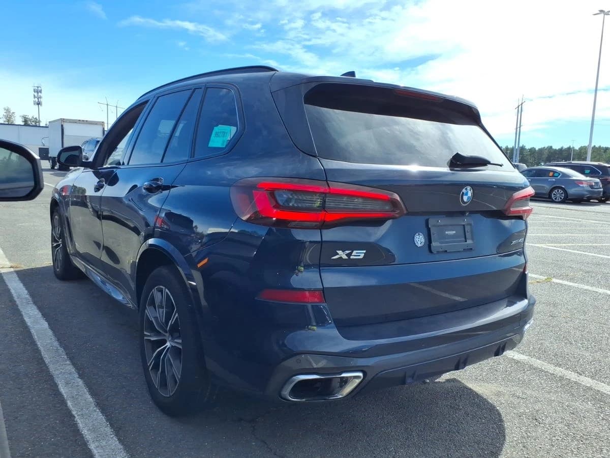 2021 BMW X5 xDrive40i — photo 3