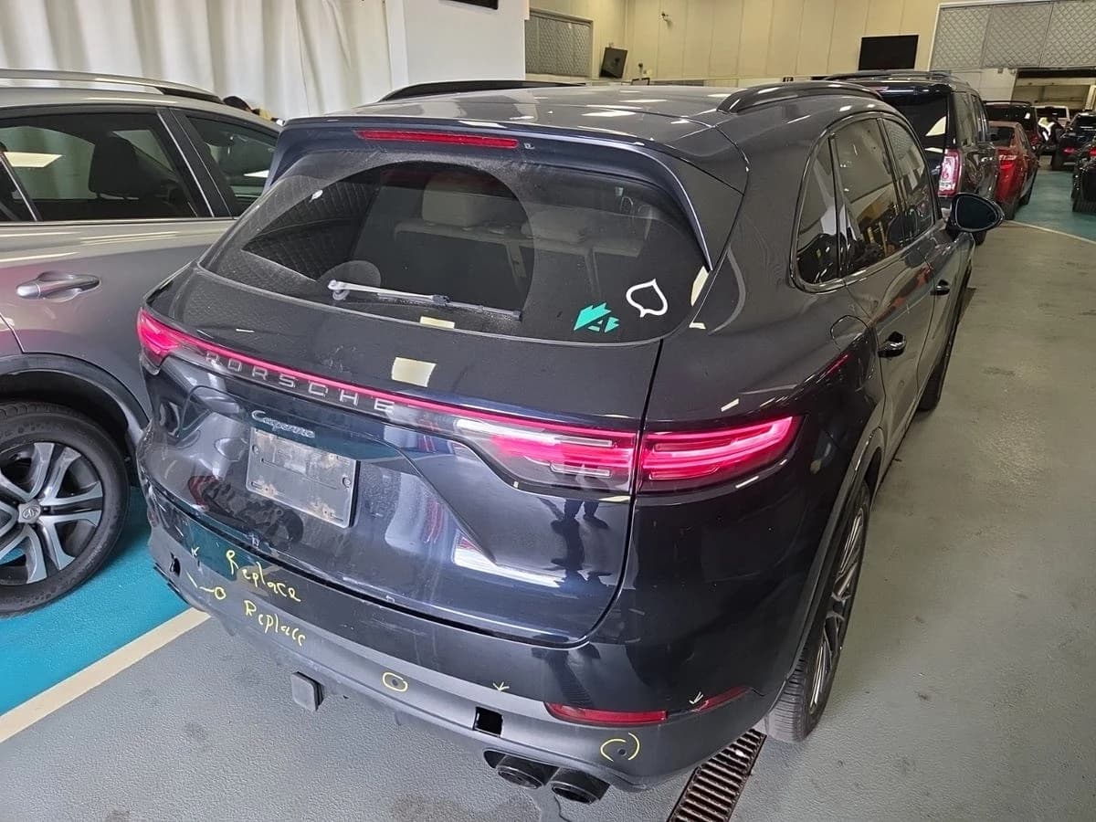 2022 Porsche Cayenne Platinum Edition — photo 5