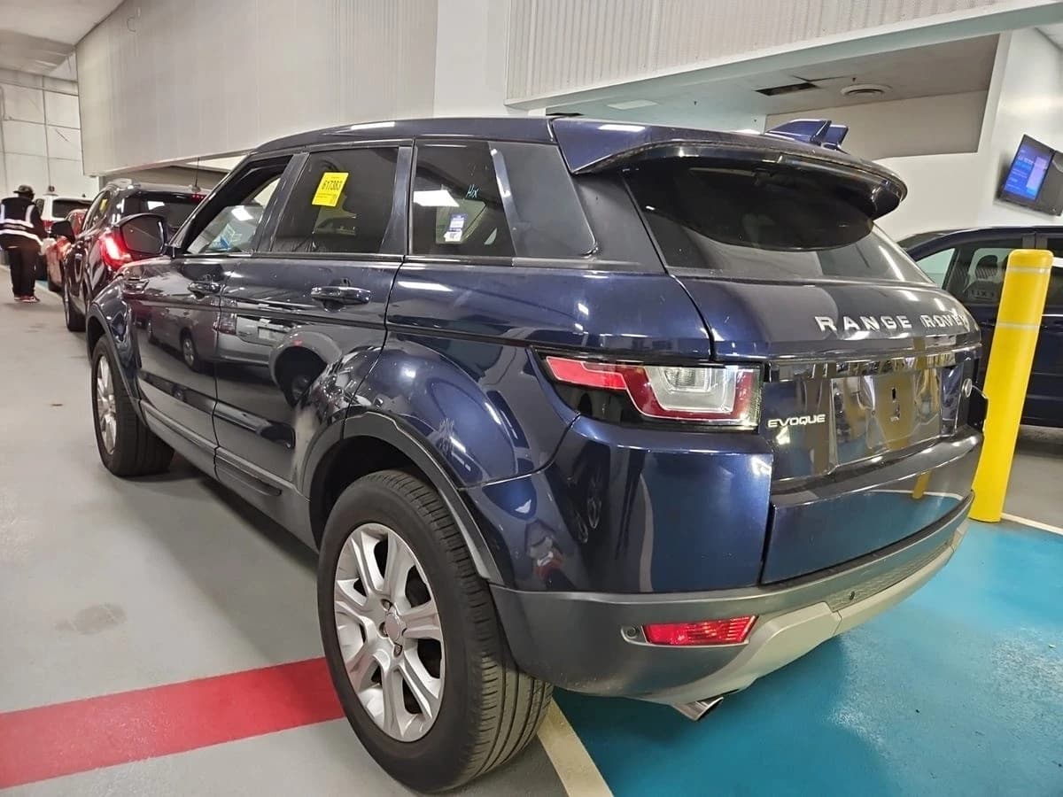 2018 Land Rover Range Rover Evoque SE — photo 3