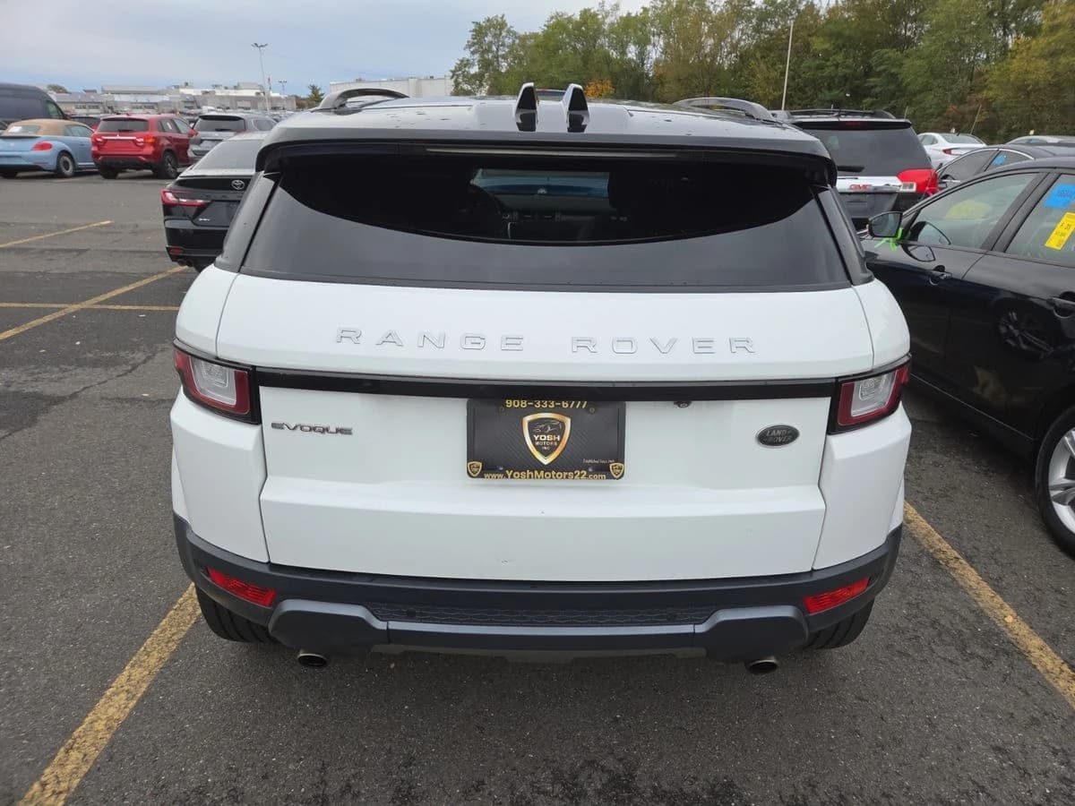 2018 Land Rover Range Rover Evoque SE — photo 4