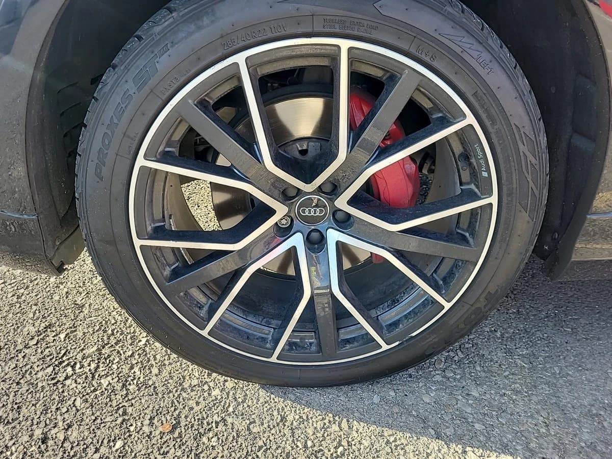 2019 Audi Q8 Prestige — photo 2
