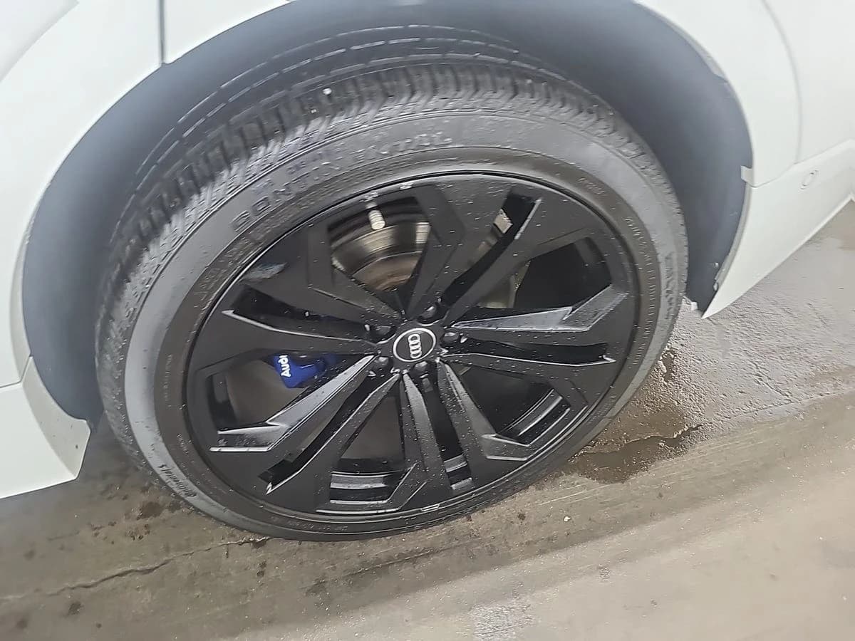 2019 Audi Q8 Premium Plus — photo 4