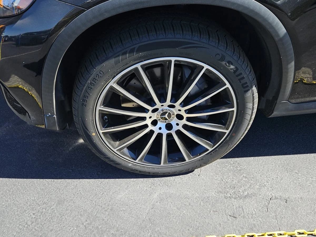 2019 Mercedes-Benz GLC 300 GLC 300 — photo 2