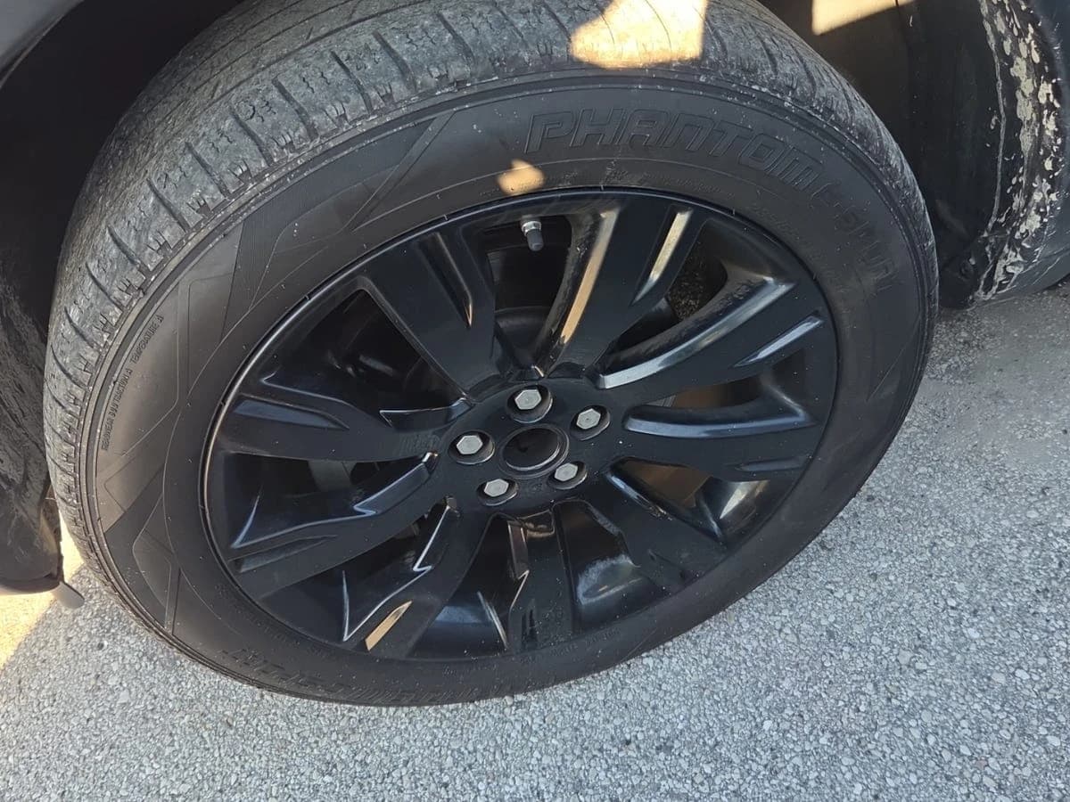 2019 Land Rover Discovery Sport HSE Luxury — photo 2