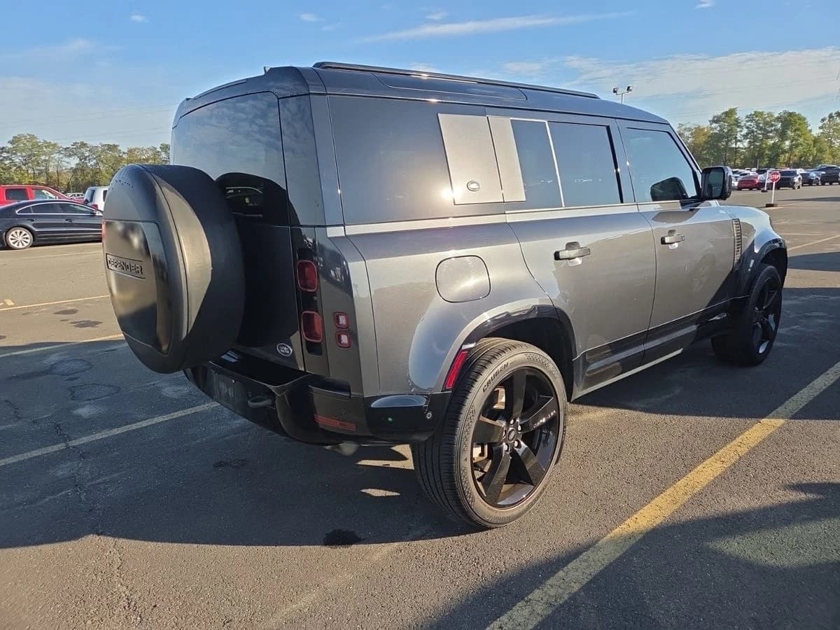 2022 Land Rover Defender X-Dynamic HSE — photo 5