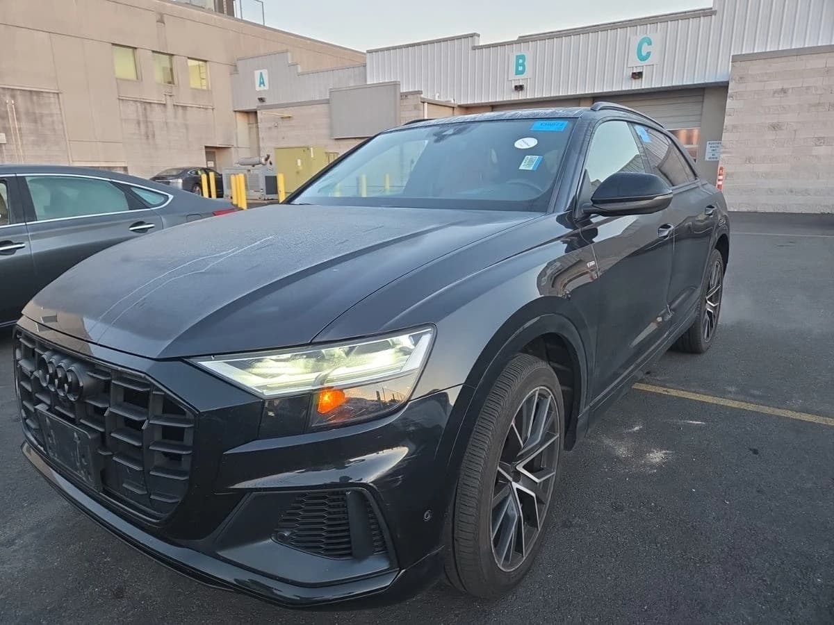 2021 Audi Q8 Premium Plus — photo 1