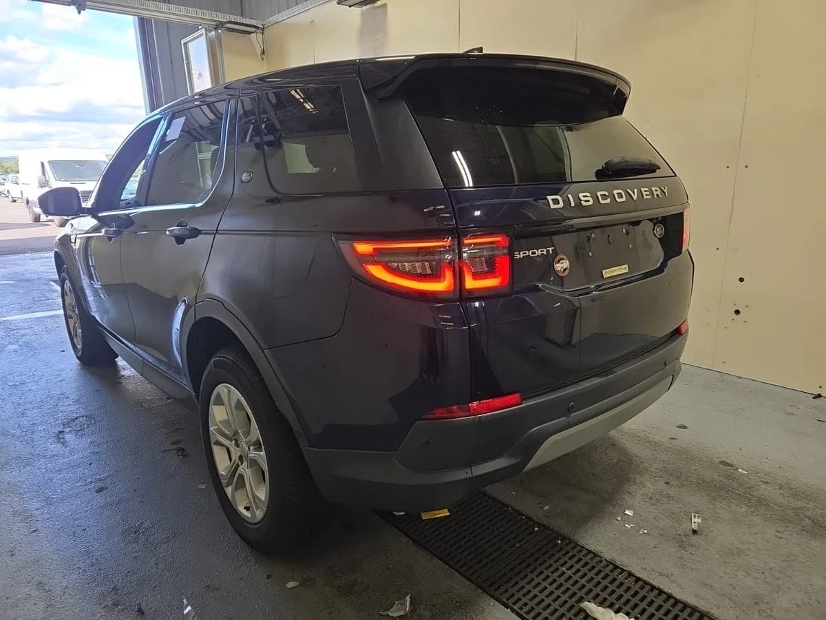 2021 Land Rover Discovery Sport S — photo 3