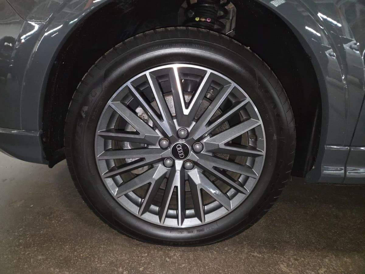 2022 Audi Q3 Premium — photo 2
