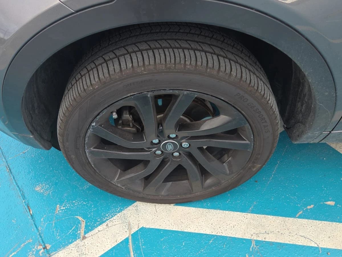 2018 Land Rover Discovery Sport HSE — photo 2