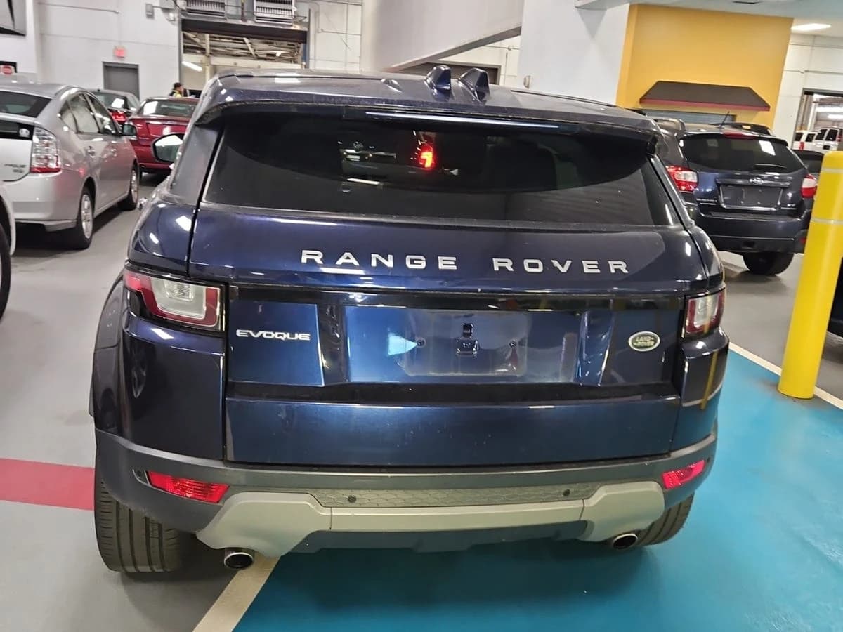 2018 Land Rover Range Rover Evoque SE — photo 4