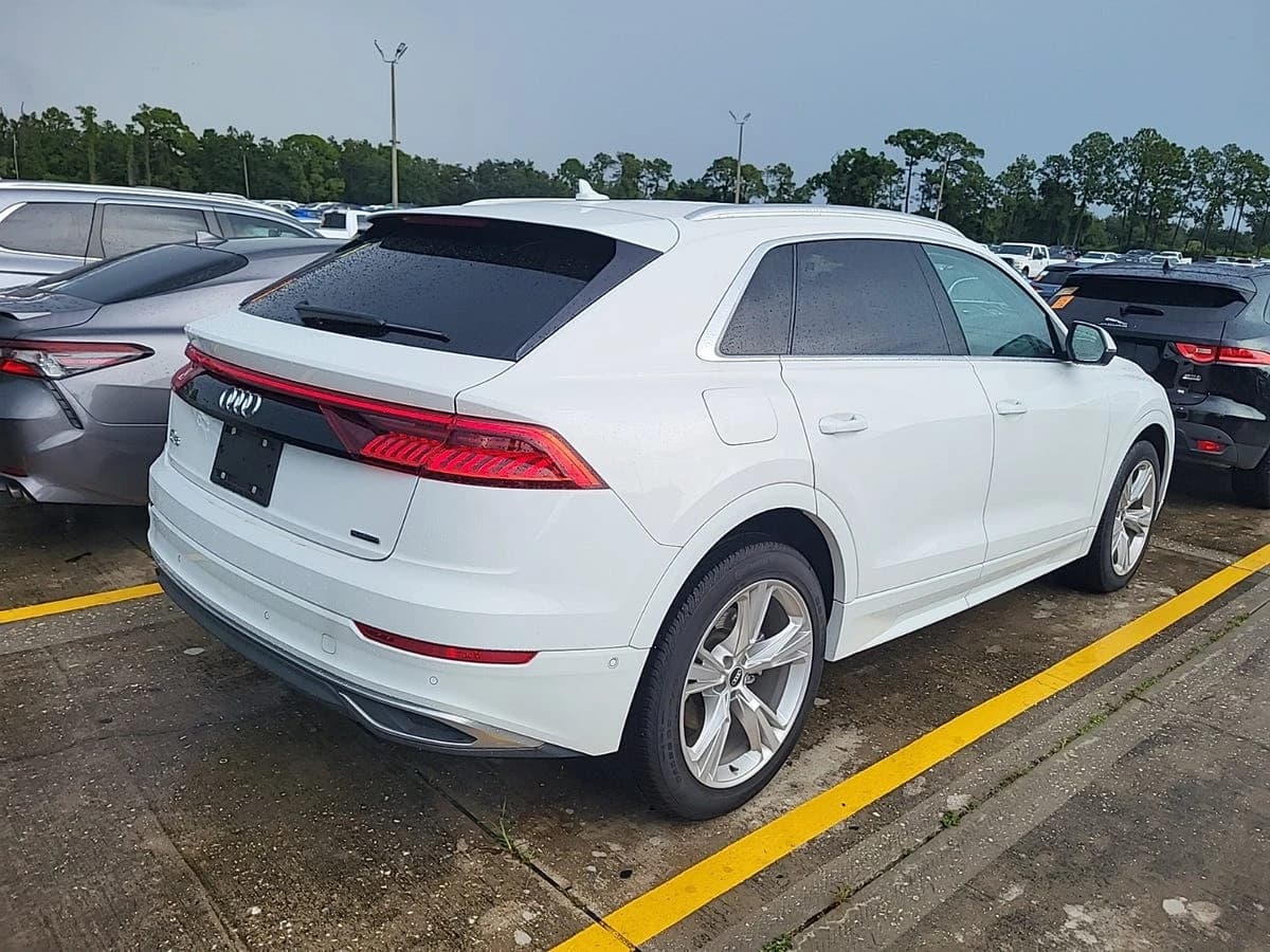2021 Audi Q8 Premium Plus — photo 5
